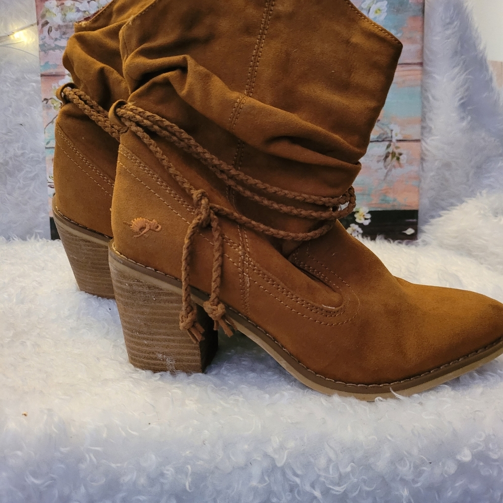 🔥3/$15🔥 ROCKET DOG BOOTIE! GREAT CONDITION!